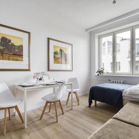 23 Unit Miniapartments Warszawa Lotnisko Okecie Fajne Ministudio Przy Bitwy Warszawskiej Exterior foto